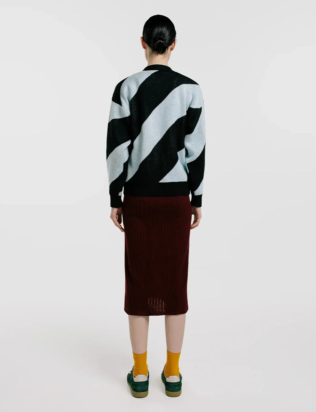 Cardigan Diagonal Mujer foto de espalda