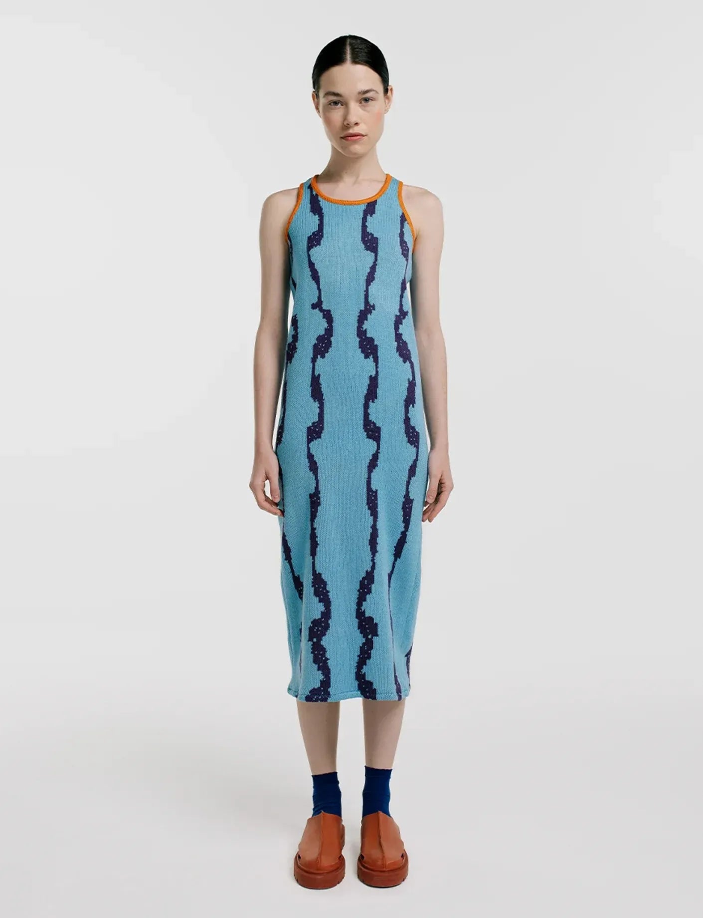 Vestido Midi Serpentina de frente
