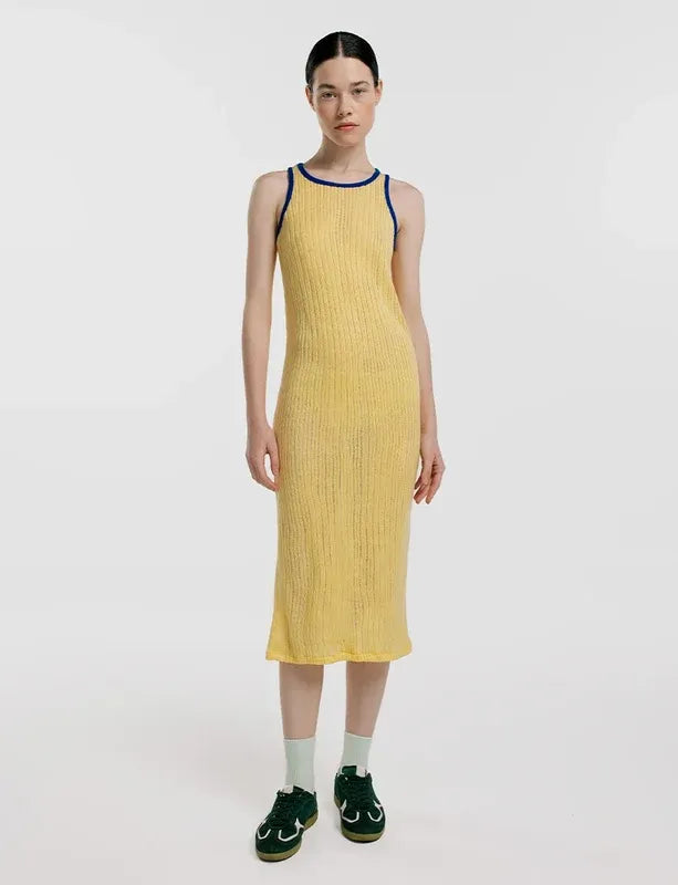 Vestido Midi Amarillo de frente